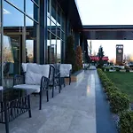 Hotel Fier Life Center 3*