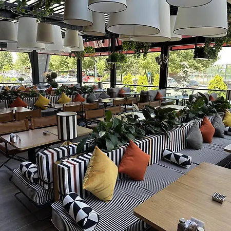 Fier Life Center Hotel 3*