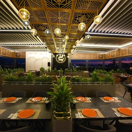 Hotel Fier Life Center 3*