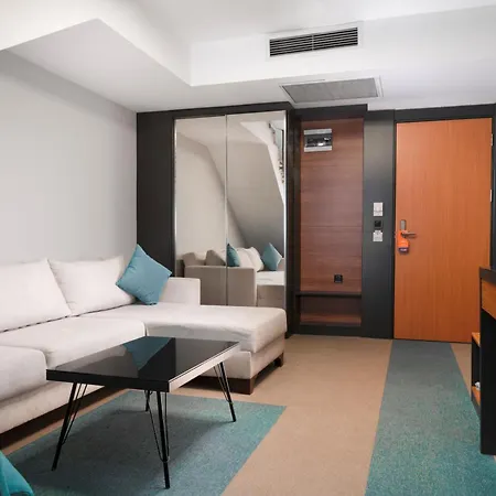 Fier Life Center ホテル