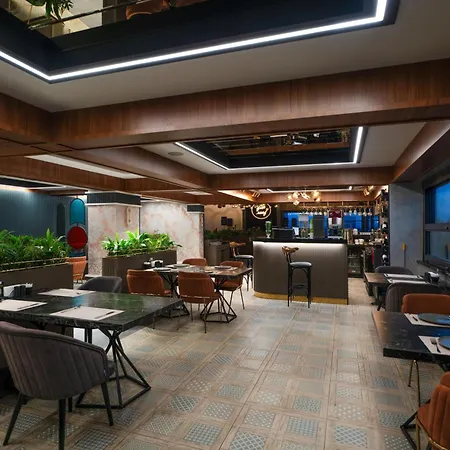 Hotel Fier Life Center