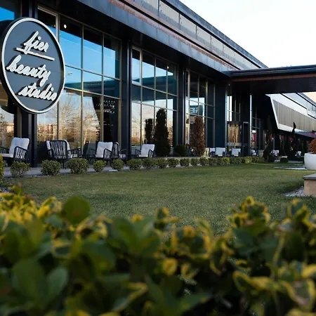 Fier Life Center Hotel 3*