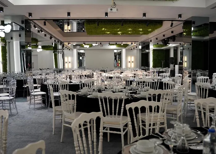 Fier Life Center Otel 3*