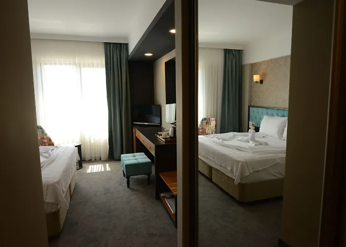 Fier Life Center Hotel 3*